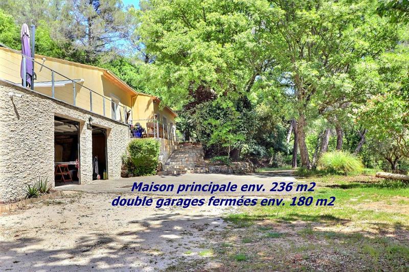 Maison - 310 m² - 10 pièces