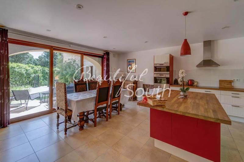 Gîte - 765 m² - 27 pièces