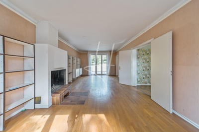 Maison - 221 m² - 7 pièces