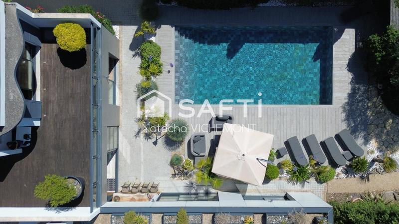 Maison - 423 m² - 17 pièces