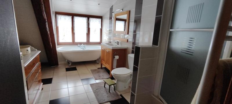 Maison - 246 m² - 7 pièces