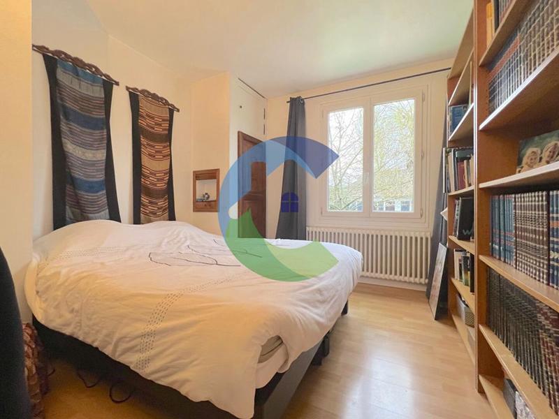 Maison - 220 m² - 8 pièces