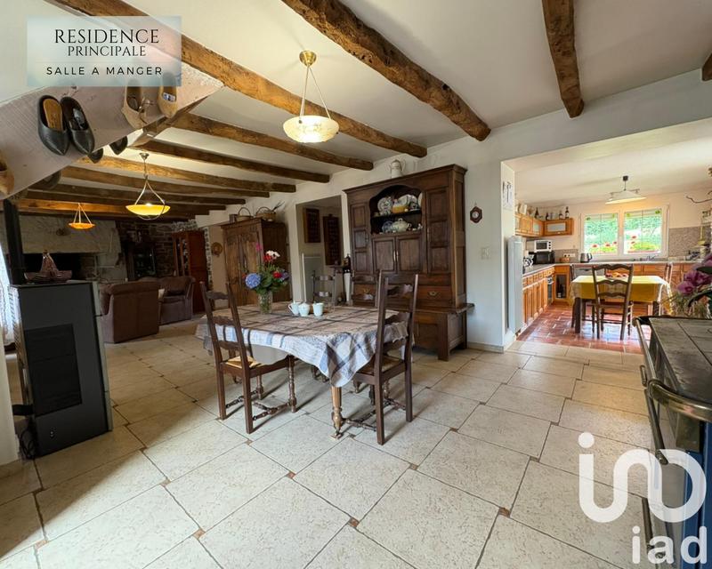 Maison - 218 m² - 10 pièces