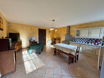 Maison - 180 m² - 6 pièces