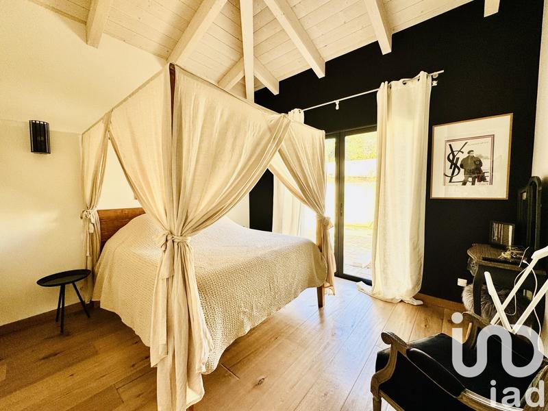 Maison - 243 m² - 5 pièces