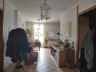 Maison - 460 m² - 18 pièces