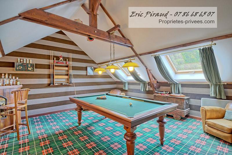 Maison - 240 m² - 8 pièces