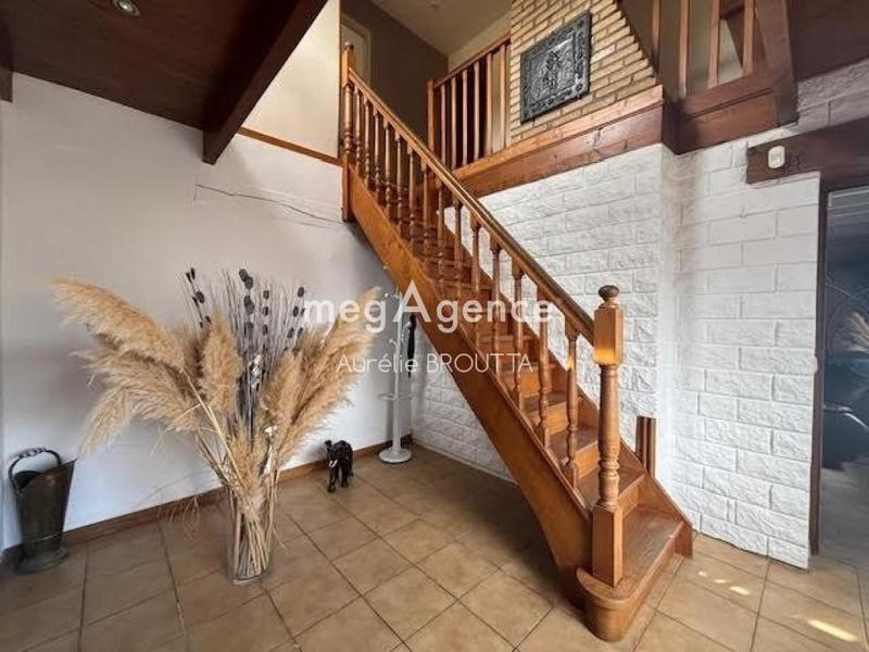 Maison - 247 m² - 8 pièces