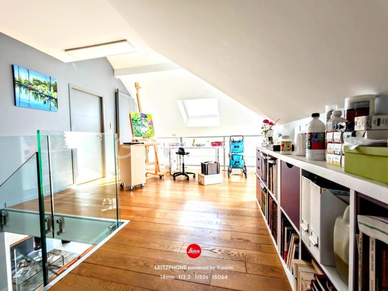 Demeure - 251 m² - 7 pièces