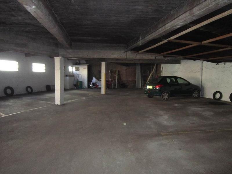 Parking / Garage - 10 m²