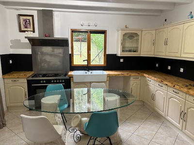 Maison - 226 m² - 11 pièces