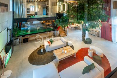 Maison - 303 m² - 8 pièces