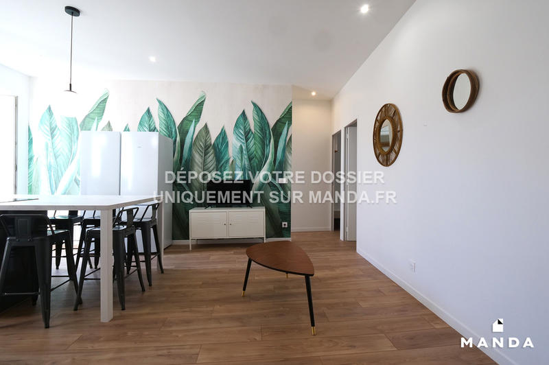 Chambre - 10 m² - 6 pièces