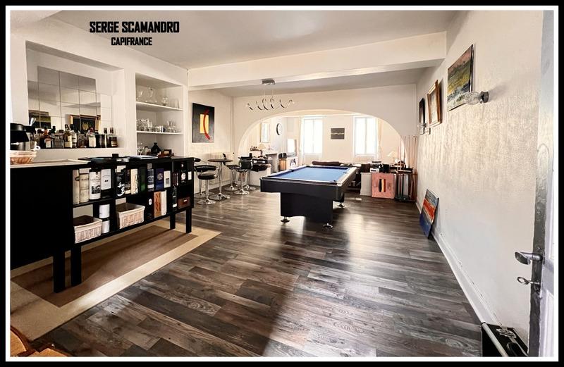 Immeuble - 130 m² - 5 pièces