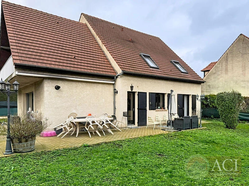 Maison - 135 m² - 6 pièces