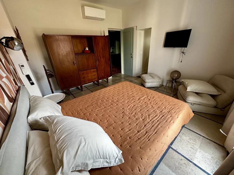 Maison chambre d'hôtes - 340 m² - 8 pièces