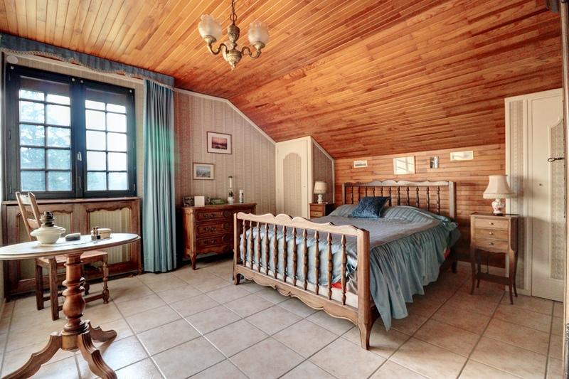 Maison - 260 m² - 7 pièces