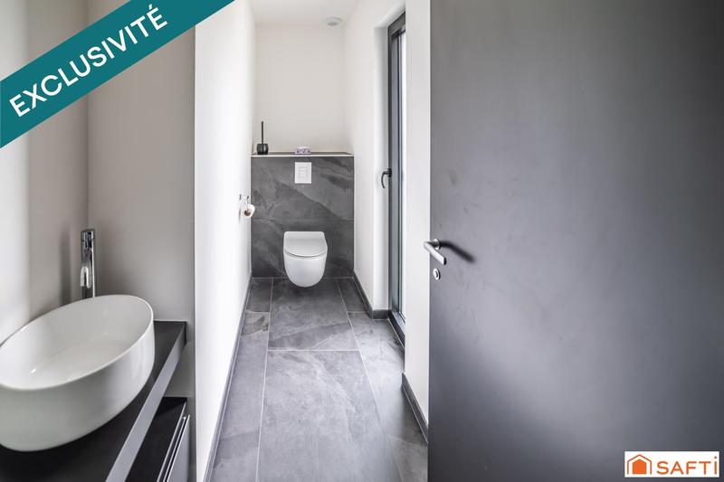 Maison - 220 m² - 6 pièces