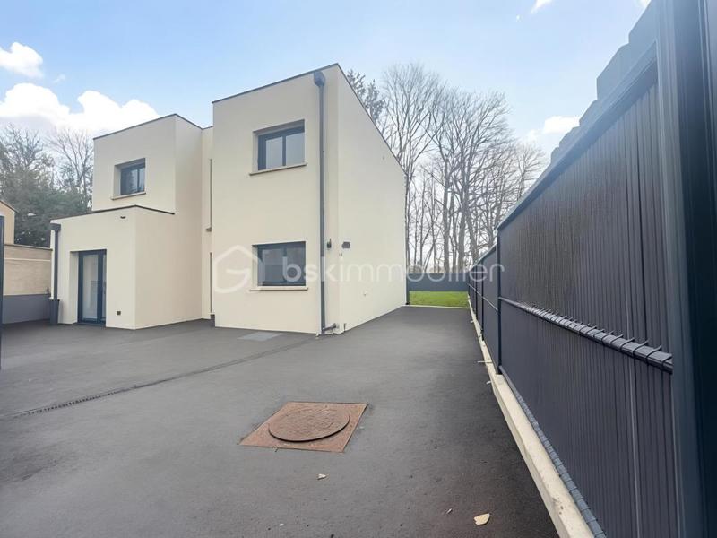 Maison - 140 m² - 6 pièces