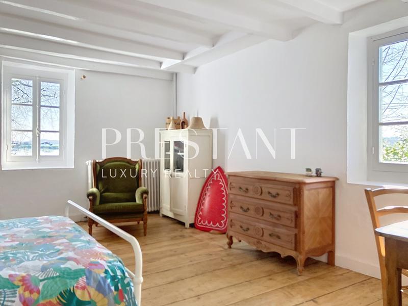 Maison - 415 m² - 10 pièces