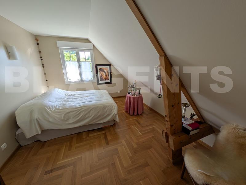 Maison traditionnelle - 176 m² - 6 pièces