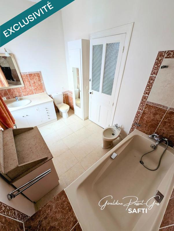 Maison - 334 m² - 12 pièces