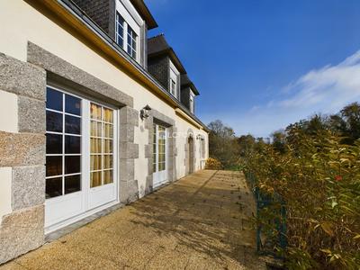 Maison - 153 m² - 7 pièces