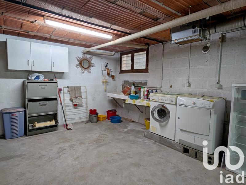 Maison - 213 m² - 9 pièces