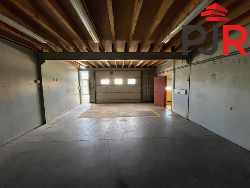 Local d'activités - 766 m²