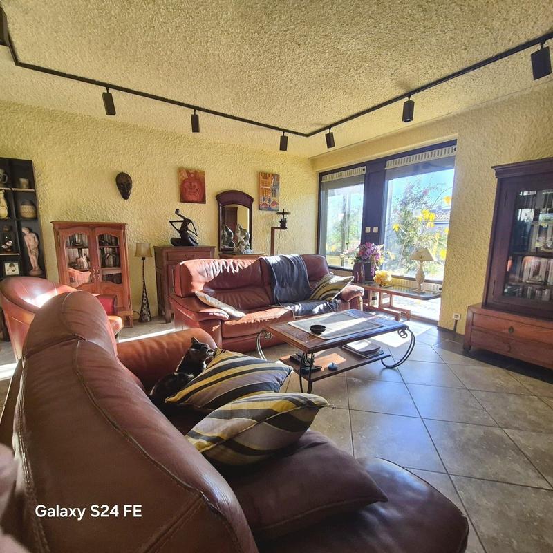 Villa - 201 m² - 10 pièces