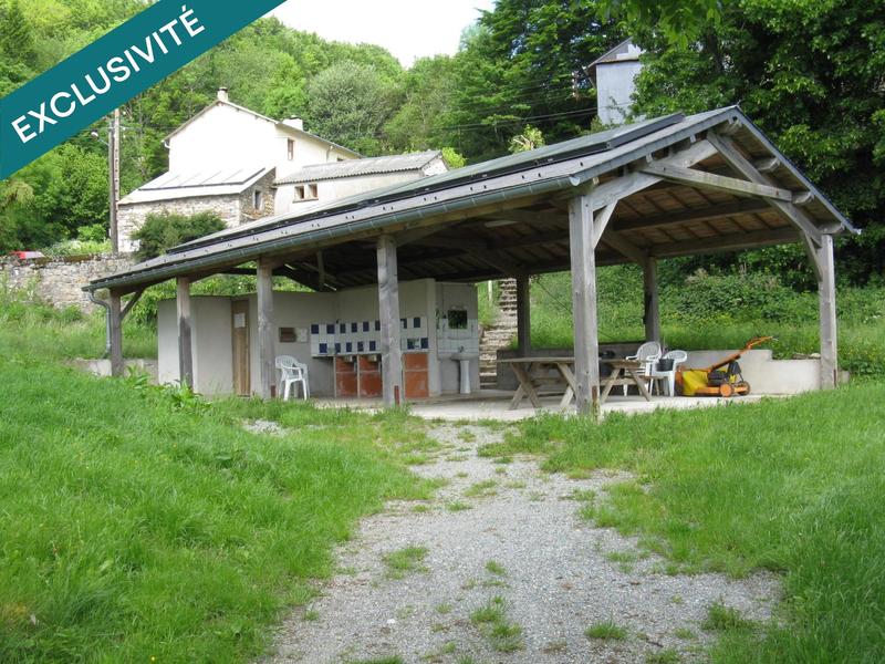 Maison - 207 m² - 9 pièces