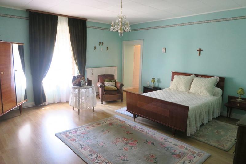 Maison en pierre - 195 m² - 9 pièces