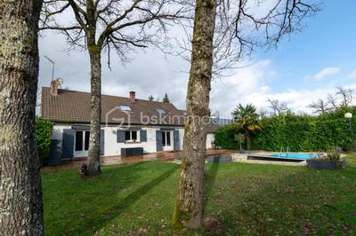 Maison traditionnelle - 167 m² - 7 pièces