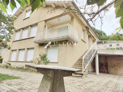 Villa - 198 m² - 9 pièces