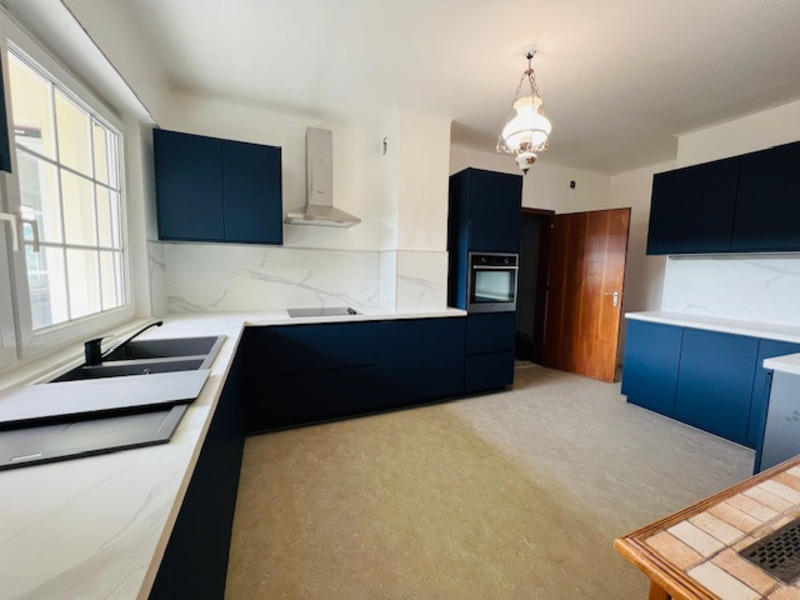 Maison - 190 m² - 8 pièces