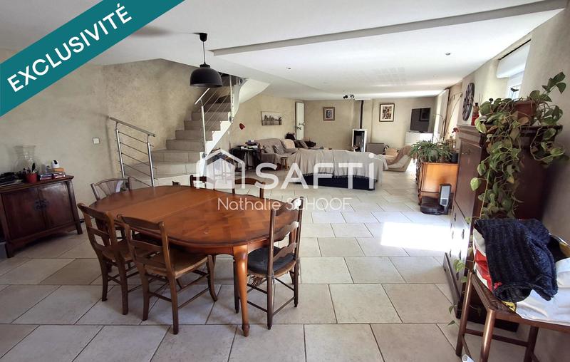 Maison - 215 m² - 7 pièces