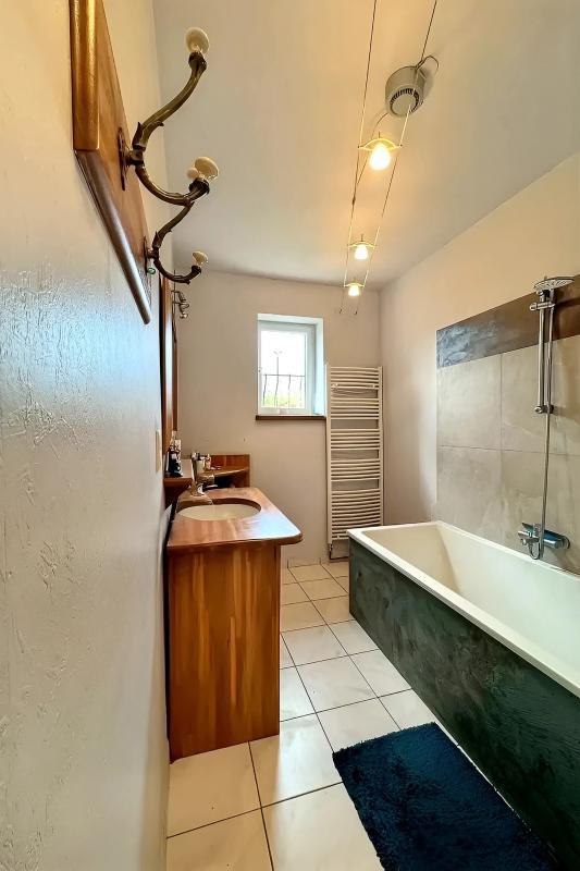 Demeure - 234 m² - 7 pièces