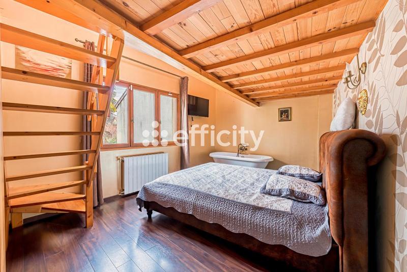 Maison - 99 m² - 5 pièces