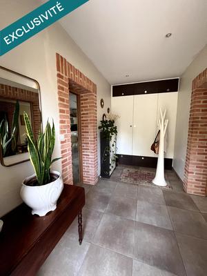 Villa - 260 m² - 8 pièces