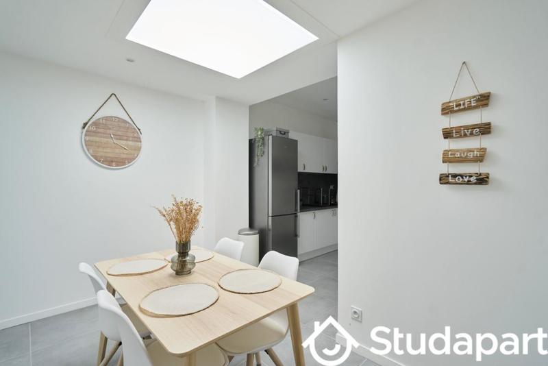 Chambre - 12 m² - 1 pièce