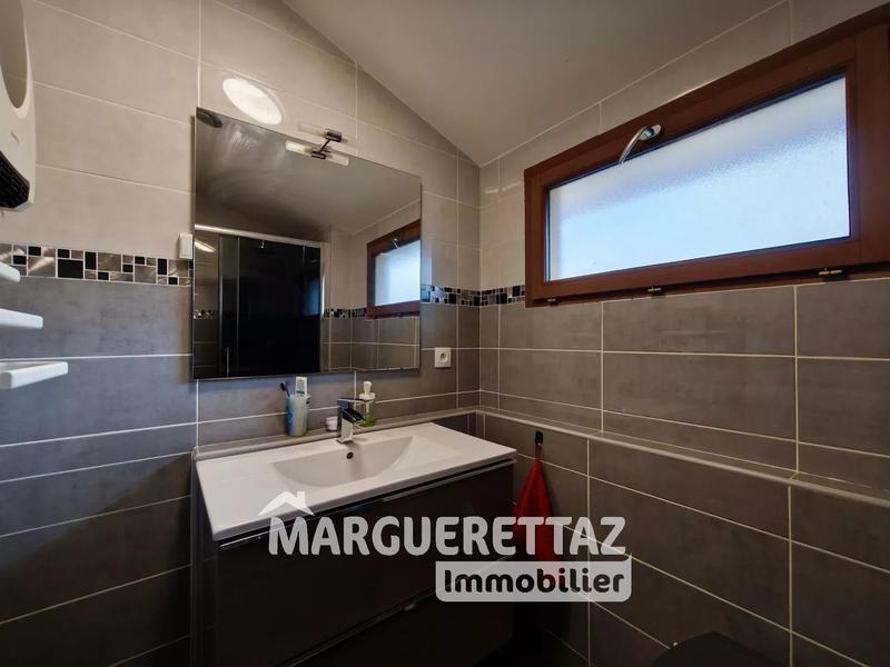 Maison - 198 m² - 8 pièces