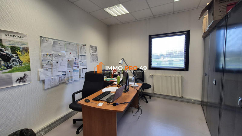 Local d'activités - 1 046 m²