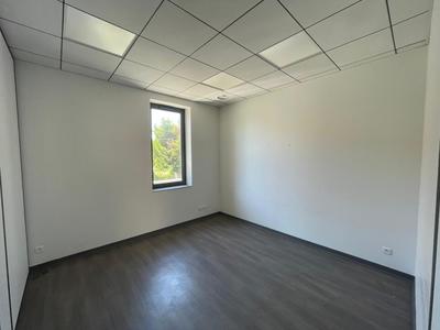 Bureau - 84 m² - 4 pièces