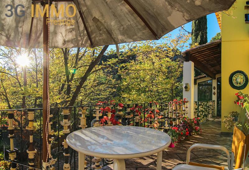 Villa - 267 m² - 10 pièces