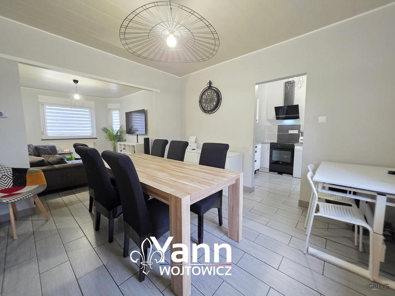 Maison - 92 m² - 5 pièces