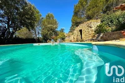 Maison - 185 m² - 8 pièces