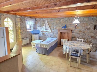 Maison en pierre - 75 m² - 4 pièces