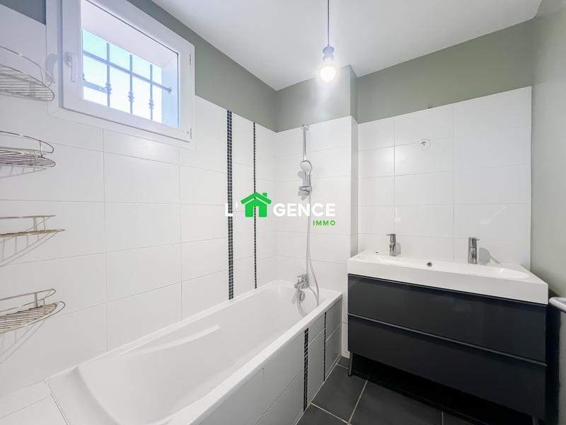 Maison - 101 m² - 4 pièces