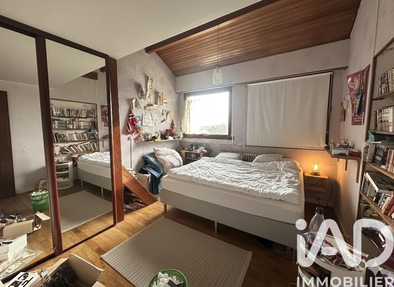 Maison - 182 m² - 9 pièces