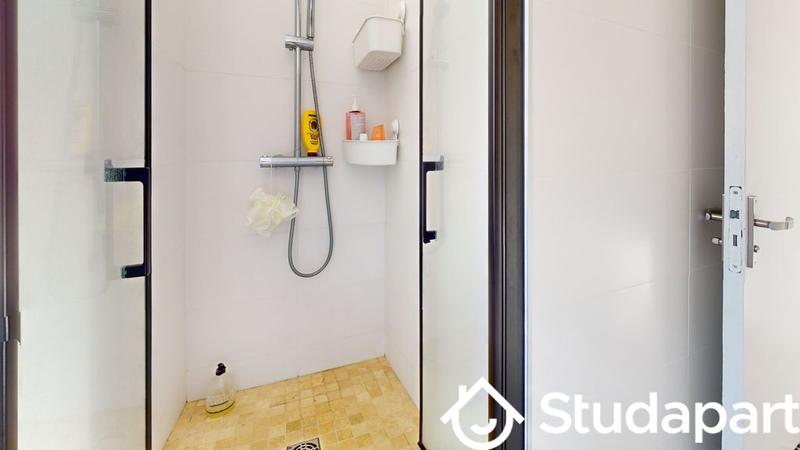 Chambre - 64 m² - 1 pièce